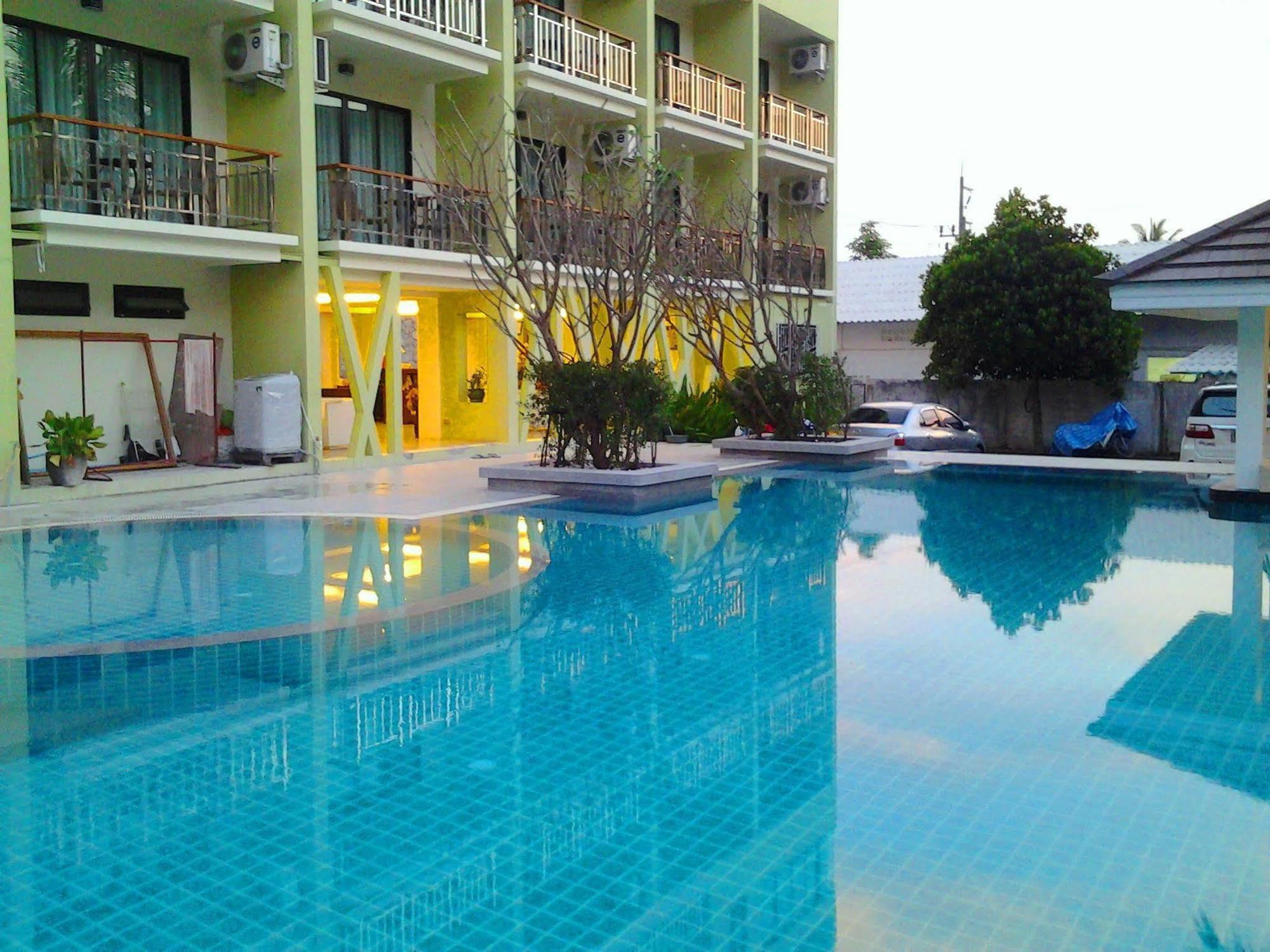 Kalim Beach Place Patong Exterior photo